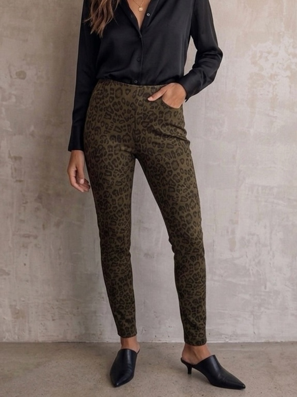 NEW Anthropologie skinny Pants Brown animal  Print XMALL
